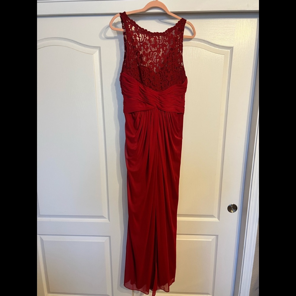 Size 12 ( sinched in to a size 10)Davids Bridal Bridesmaid Dress Color Red